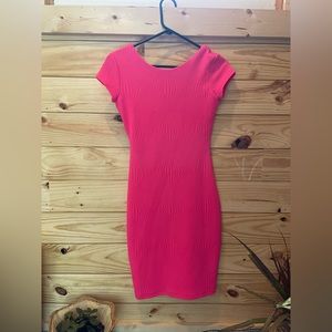 Hot pink Gianni Bini above the knee dress